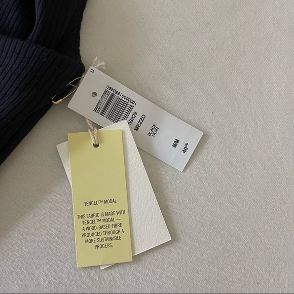 Brand New Aritzia Halter - Picture 4 of 4